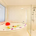 Uzumlu Village 2 Bedroom With Private Pool Вилла *