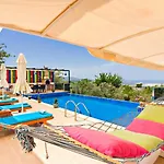 Uzumlu Village 2 Bedroom With Private Pool Вилла Калкан