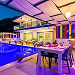 Uzumlu Village 2 Bedroom With Private Pool Вилла Калкан
