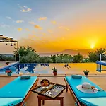 Uzumlu Village 2 Bedroom With Private Pool Вилла *